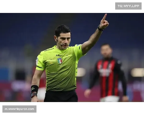 索莱尔黄牌改红牌VAR介入 裁判专家支持最终判罚决定